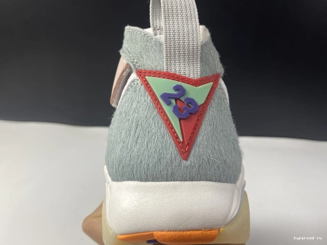 Retro Grey Neutral Air Jordan CT8528-002 7 0702